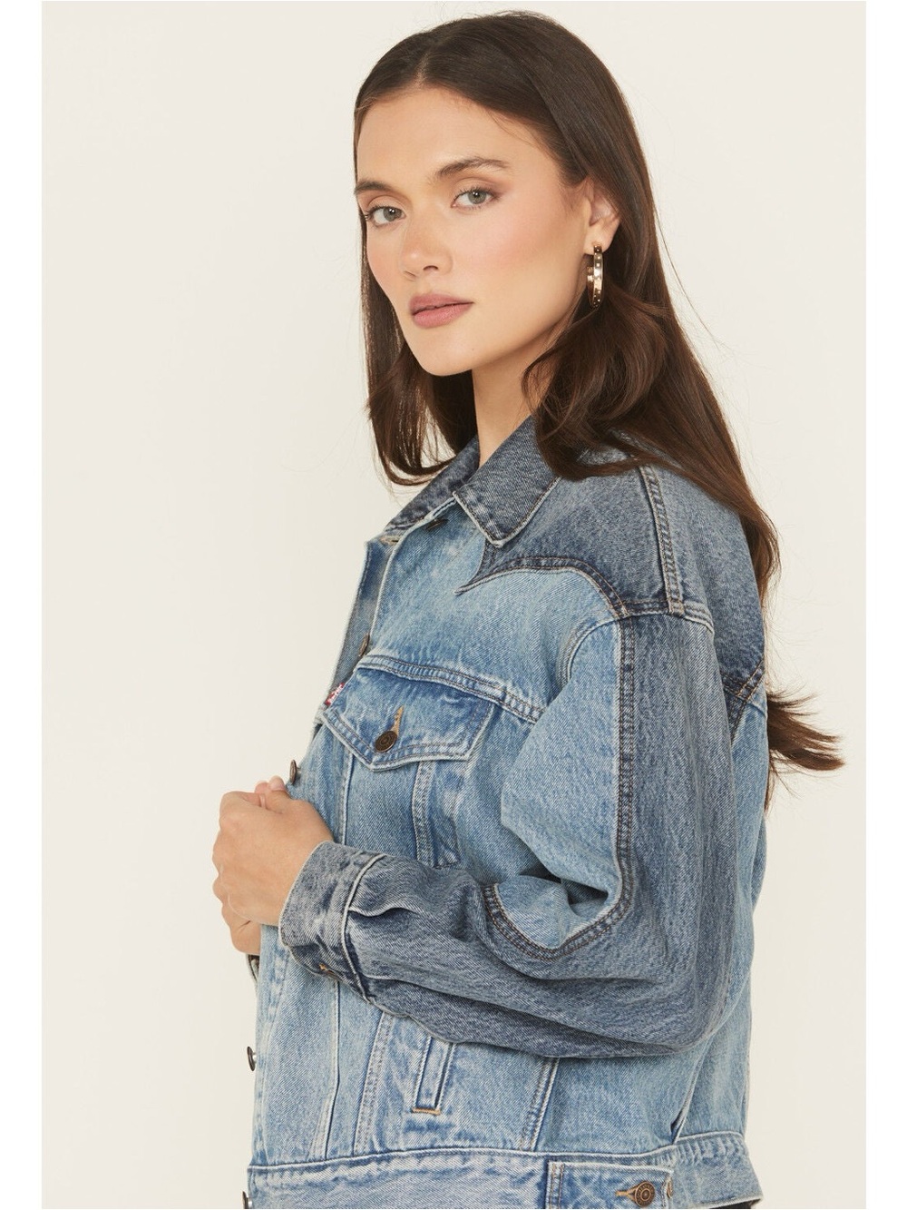 Levi’s ‘90s Western Pieced Trucker Jacket
Color: Free Range – Medium Wash - Picture 4 of 13